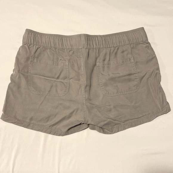 TenTree Shorts - Picture 2 of 3